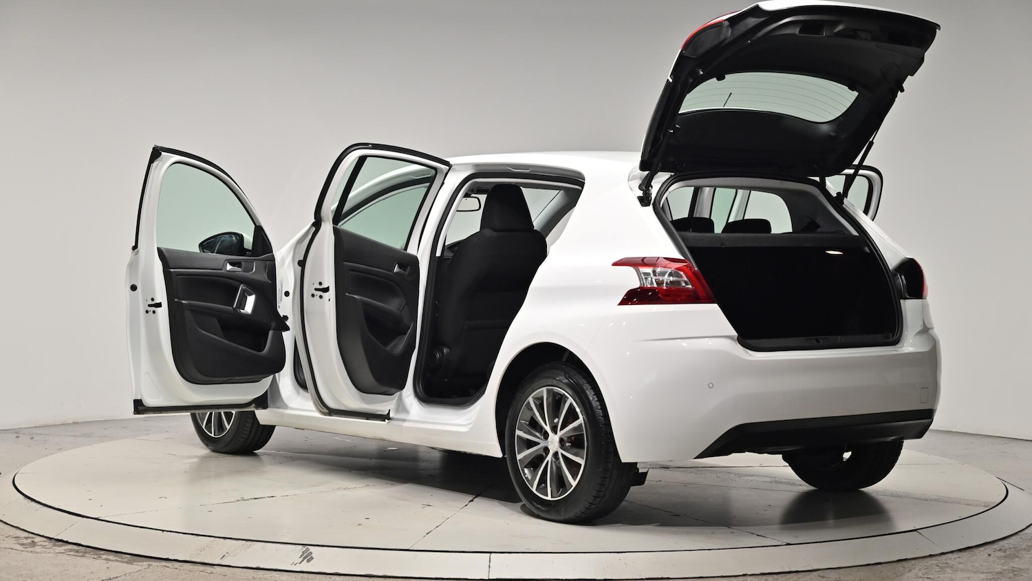 Used Peugeot 308 2015 for sale - 76550404: Photo 61