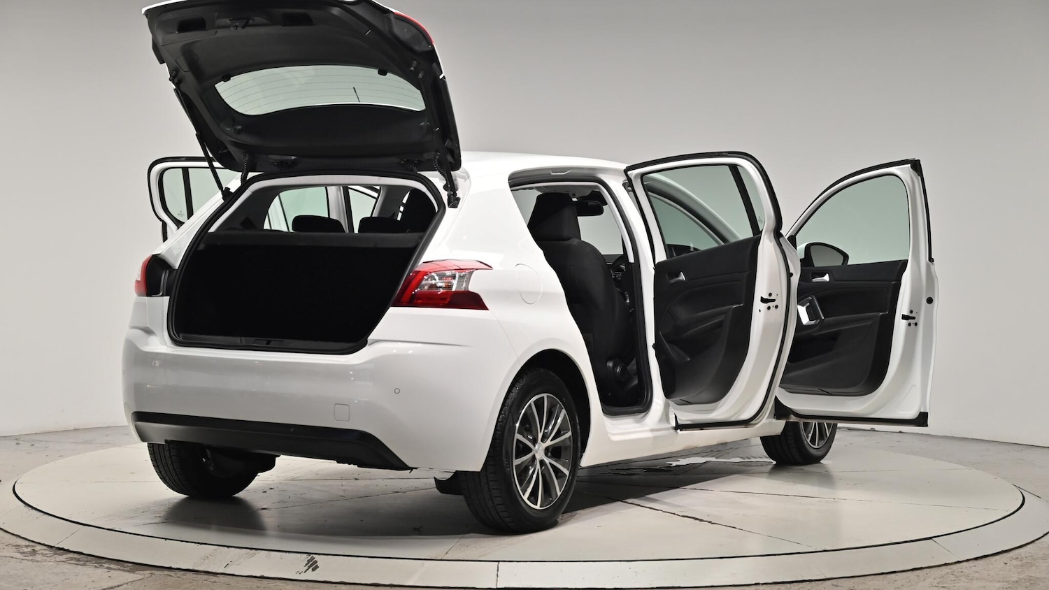 Used Peugeot 308 2015 for sale - 76550404: Photo 68