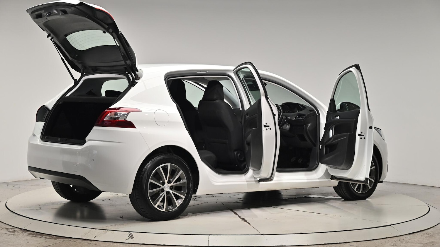 Used Peugeot 308 2015 for sale - 76550404: Photo 70