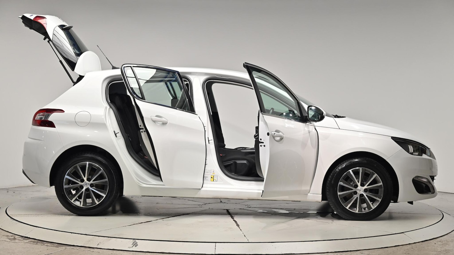 Used Peugeot 308 2015 for sale - 76550404: Photo 74