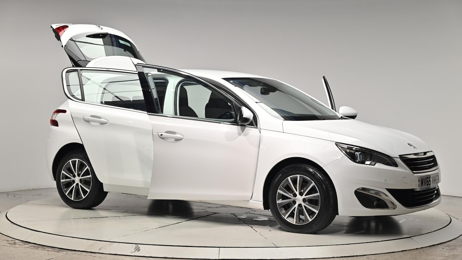 Used Peugeot 308 2015 for sale - 76550404: Photo 77