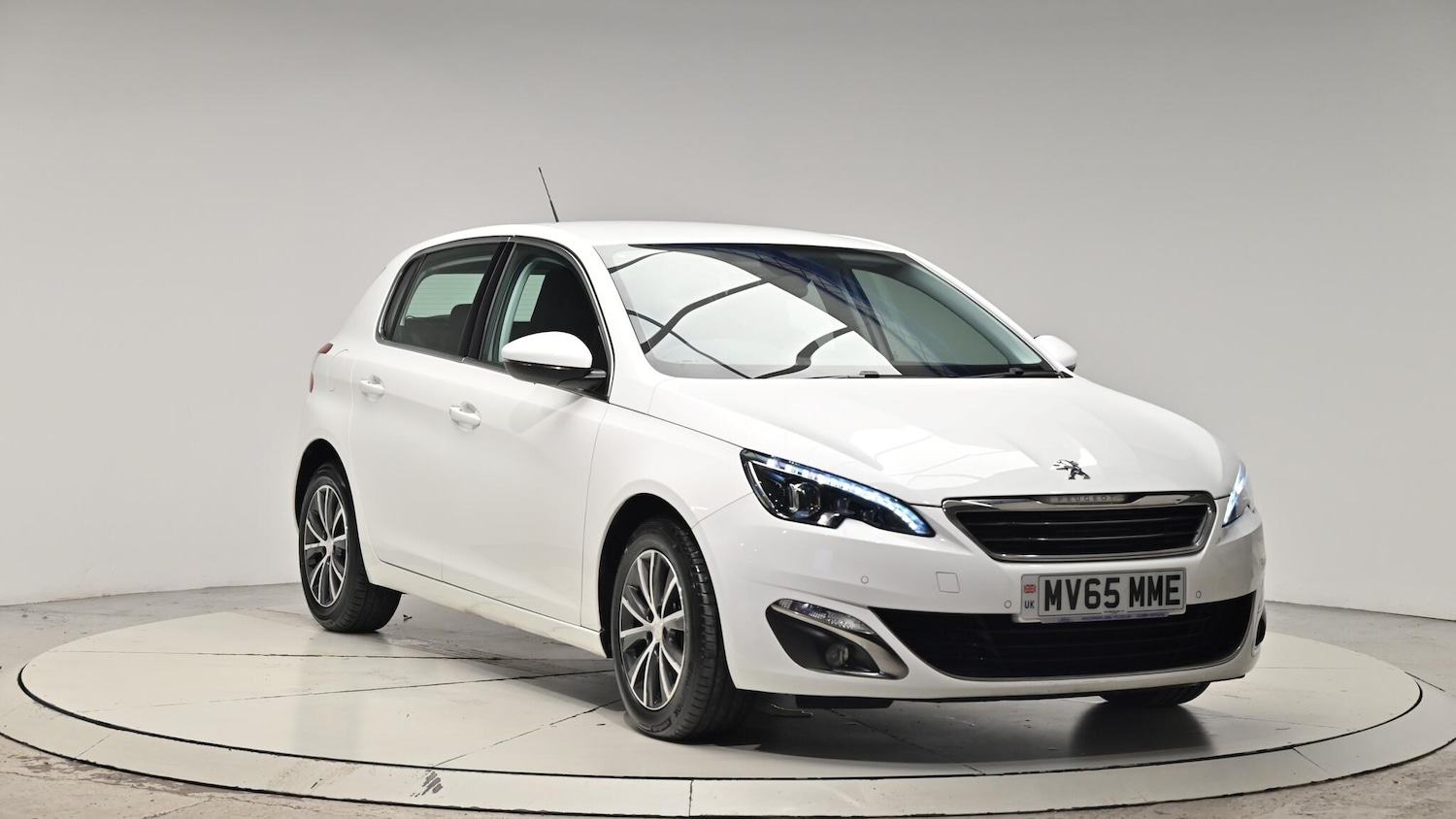 Used Peugeot 308 2015 for sale - 76550404: Photo 8
