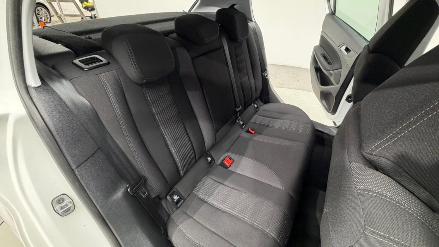 Used Peugeot 308 2015 for sale - 76550404: Photo 83