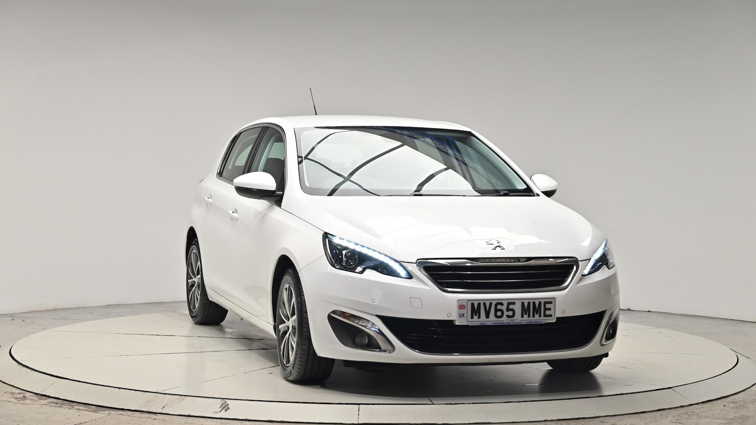 Used Peugeot 308 2015 for sale - 76550404: Photo 9