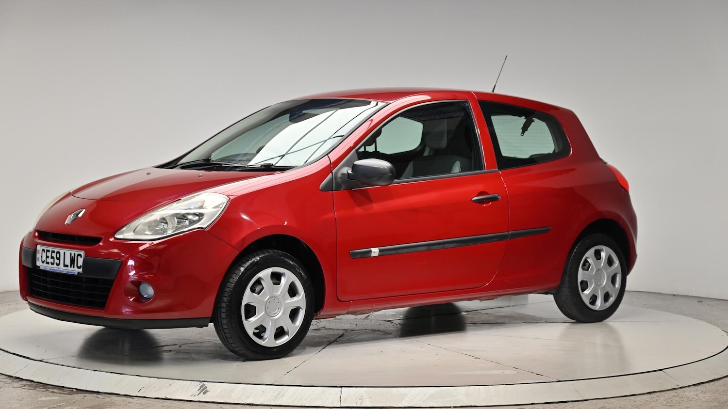 Used Renault Clio 2009 for sale - 76423429: Photo 16