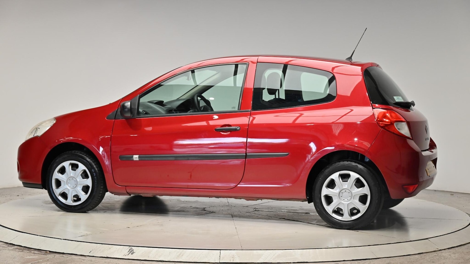 Used Renault Clio 2009 for sale - 76423429: Photo 22