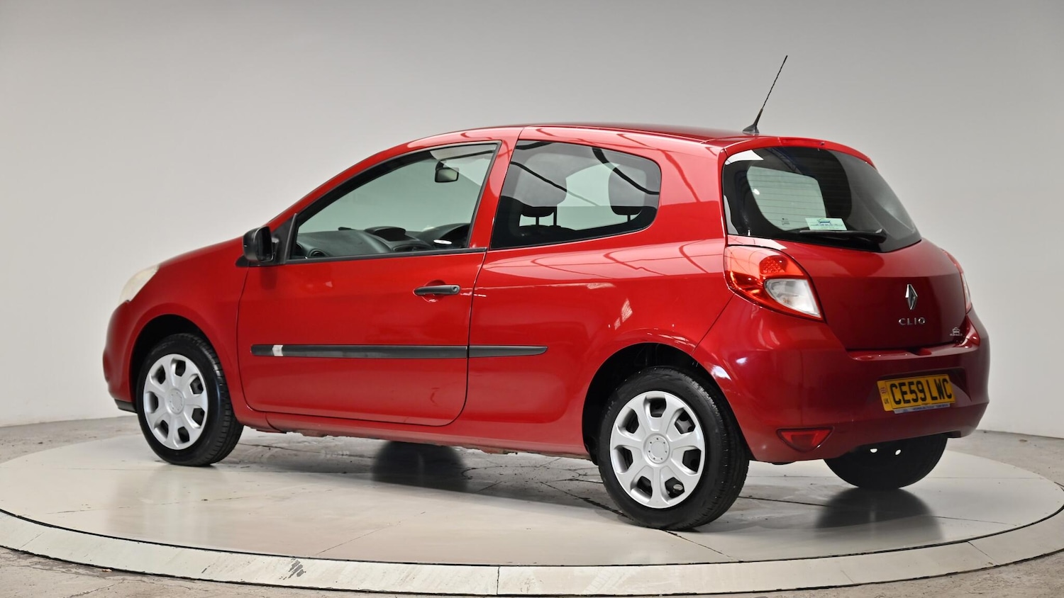 Used Renault Clio 2009 for sale - 76423429: Photo 24