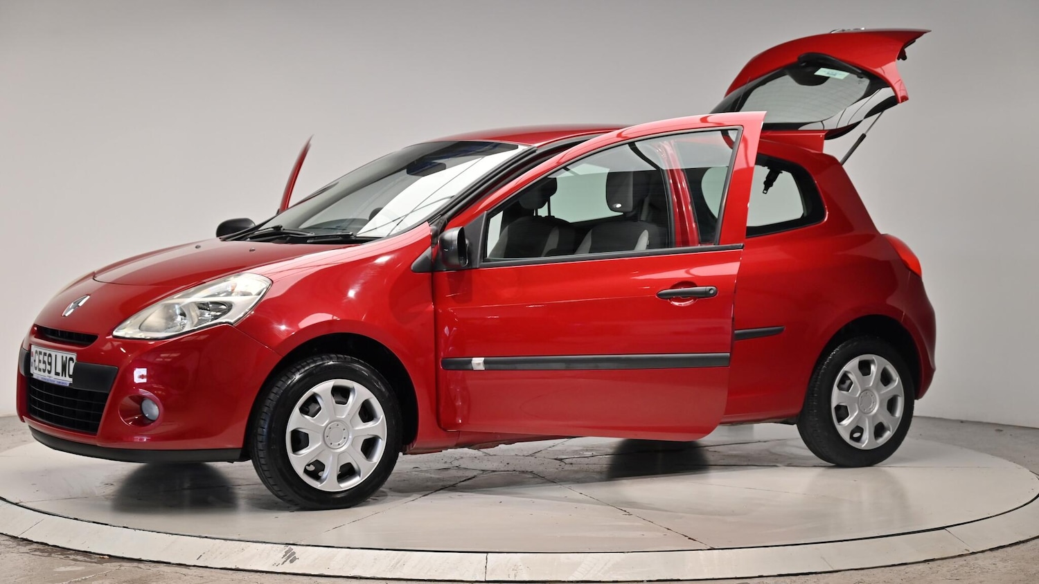 Used Renault Clio 2009 for sale - 76423429: Photo 53