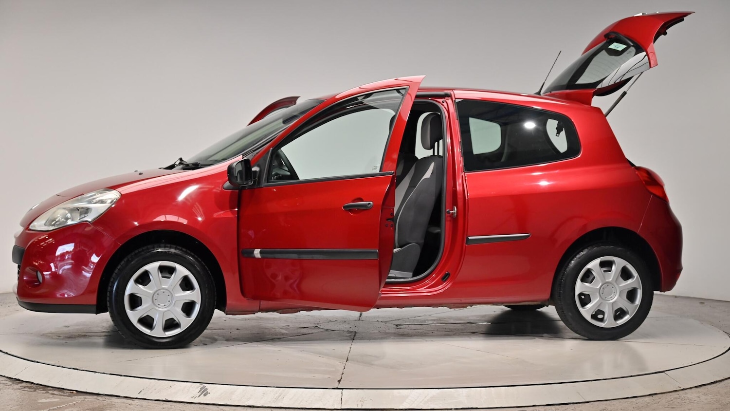 Used Renault Clio 2009 for sale - 76423429: Photo 55