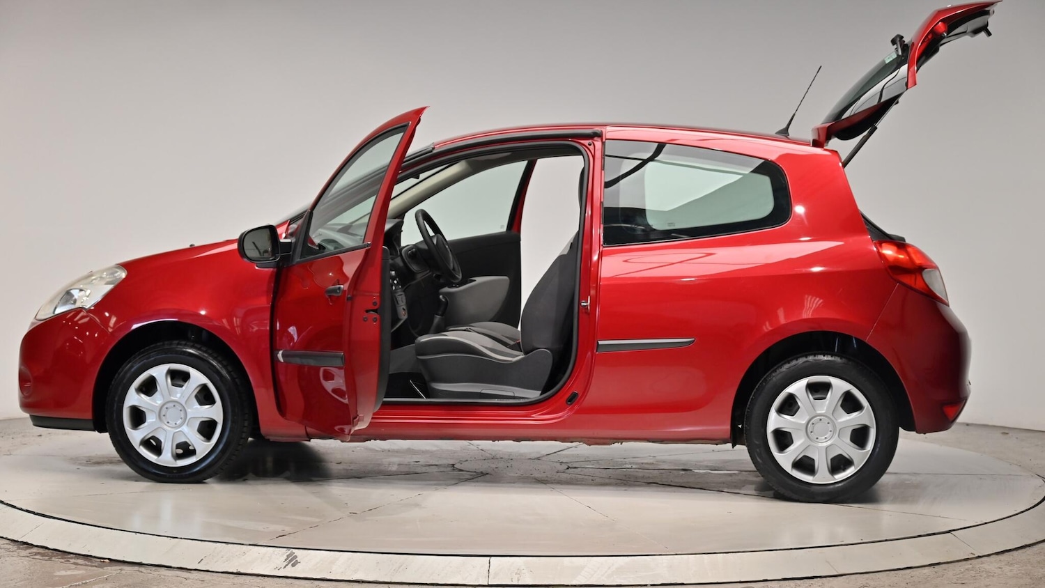 Used Renault Clio 2009 for sale - 76423429: Photo 57