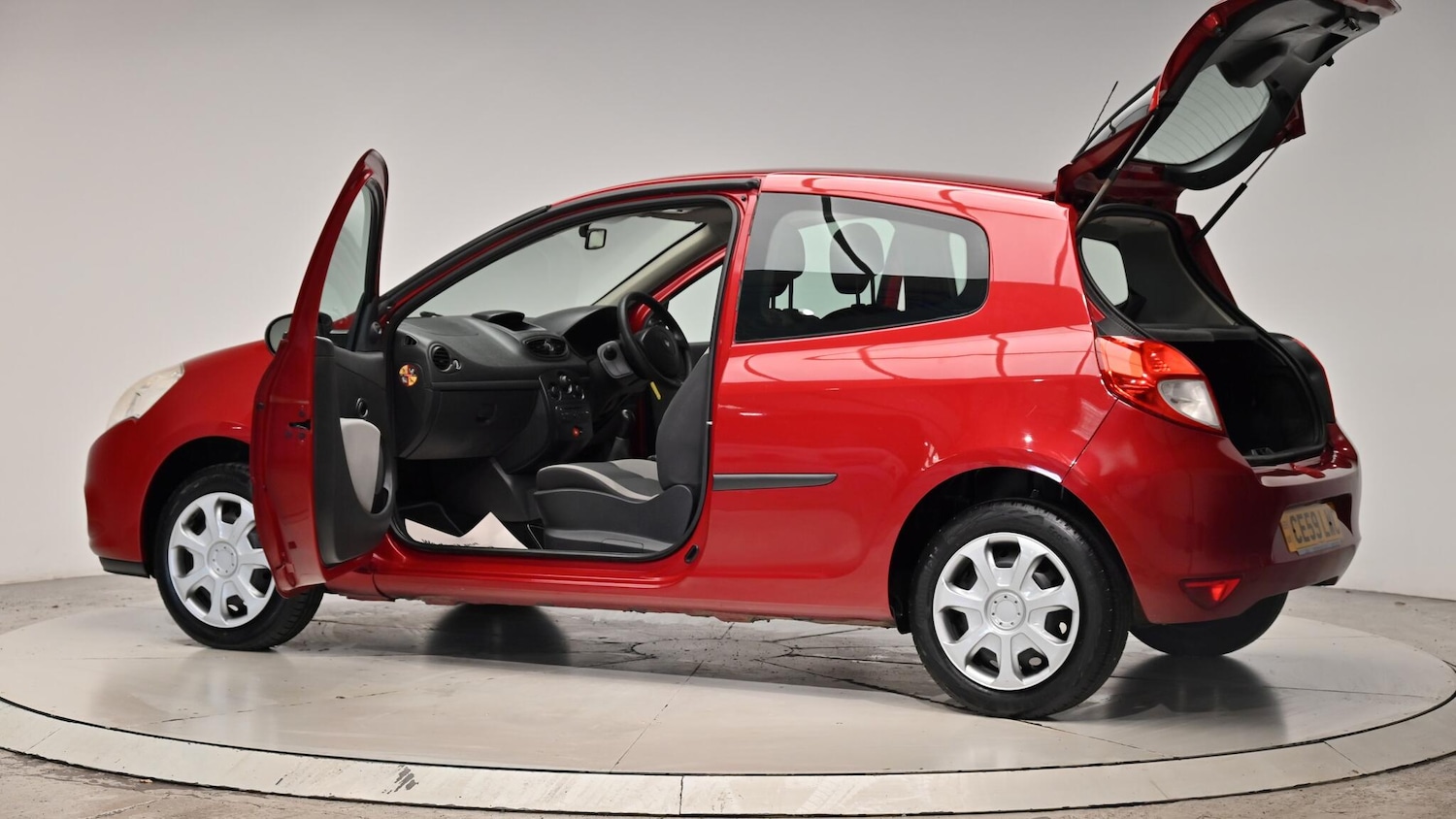 Used Renault Clio 2009 for sale - 76423429: Photo 59