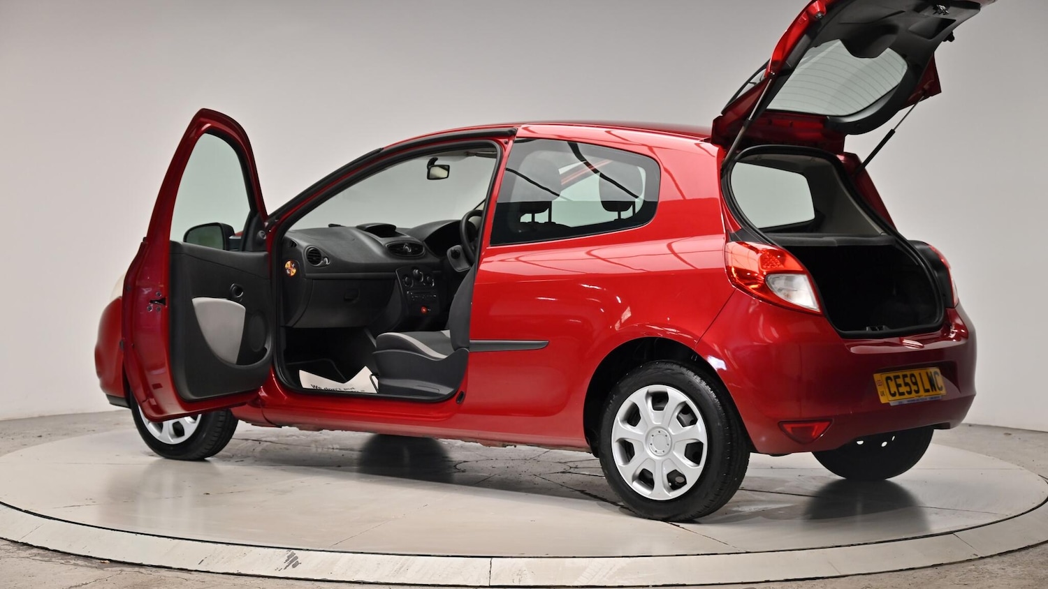 Used Renault Clio 2009 for sale - 76423429: Photo 60