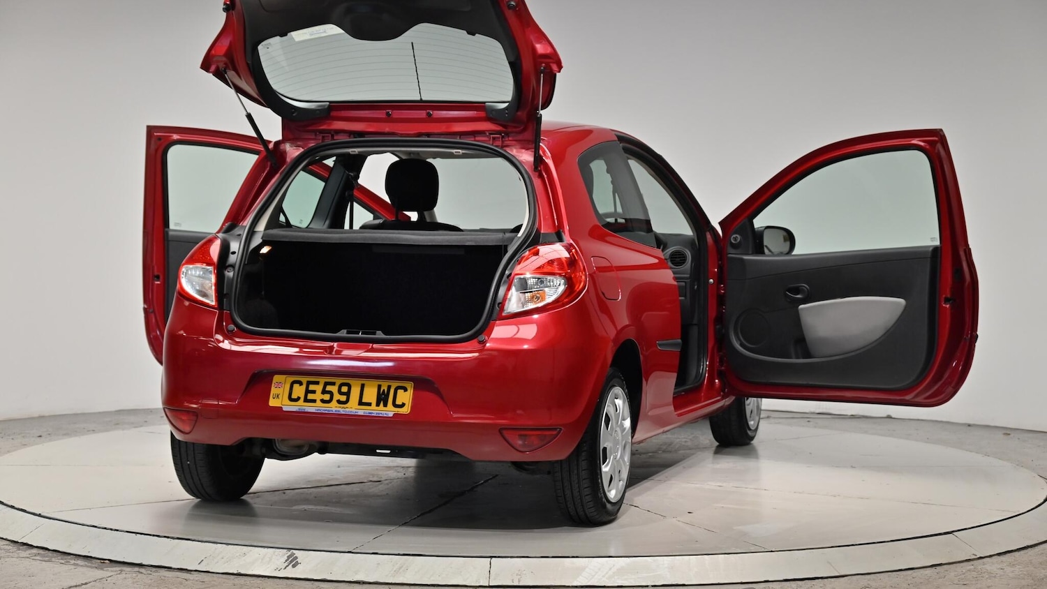 Used Renault Clio 2009 for sale - 76423429: Photo 67