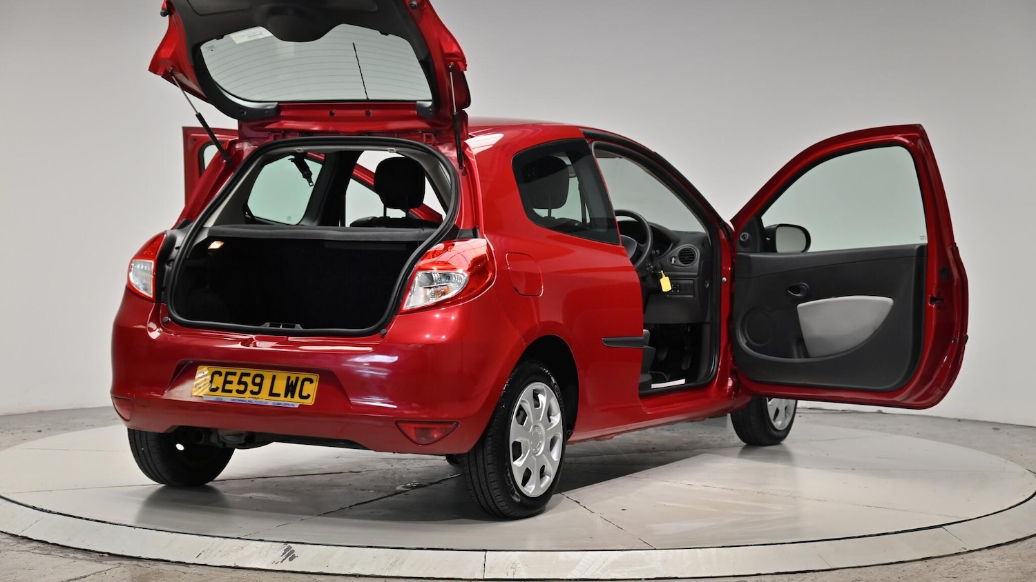 Used Renault Clio 2009 for sale - 76423429: Photo 68
