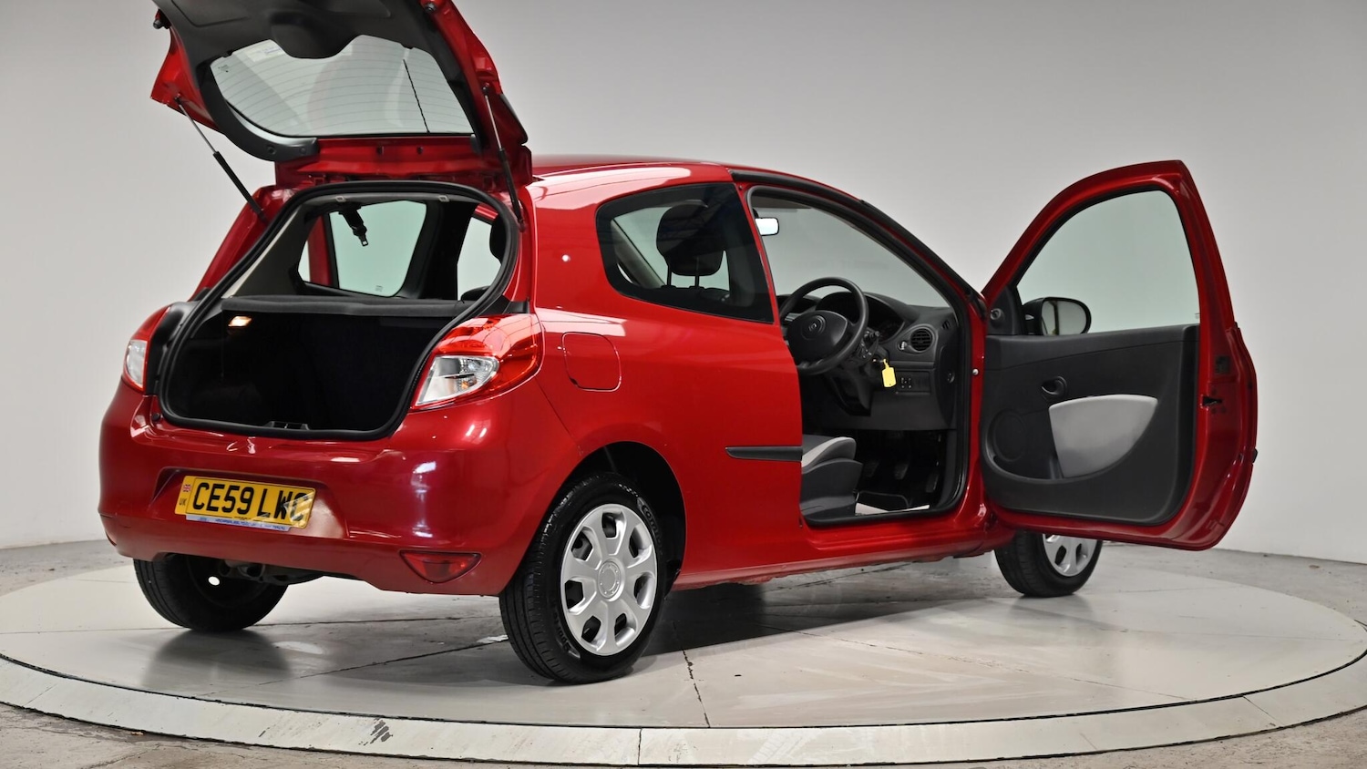 Used Renault Clio 2009 for sale - 76423429: Photo 69