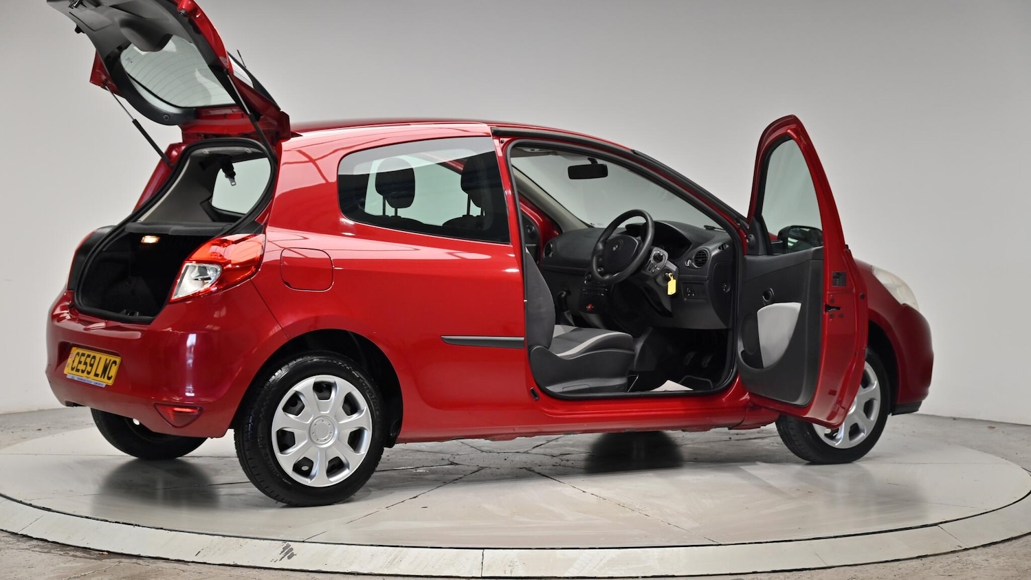 Used Renault Clio 2009 for sale - 76423429: Photo 71