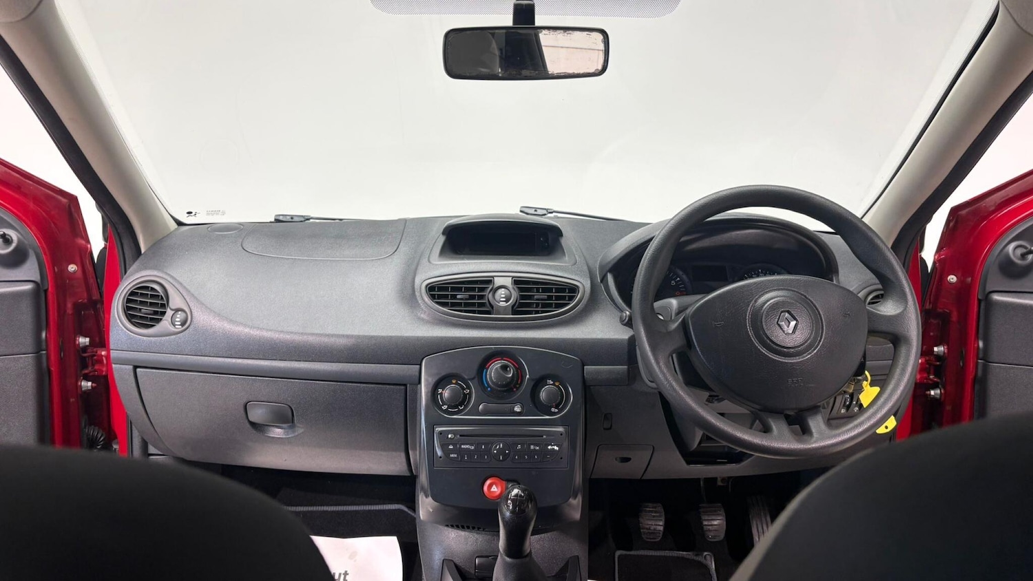 Used Renault Clio 2009 for sale - 76423429: Photo 86