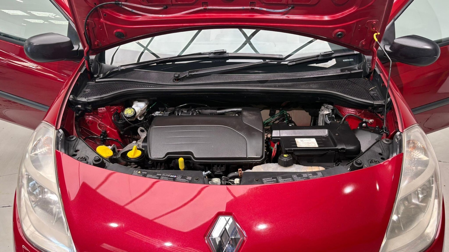 Used Renault Clio 2009 for sale - 76423429: Photo 88