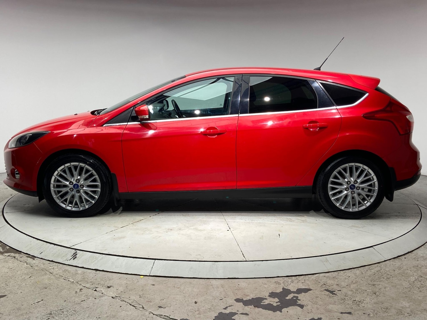 Used Ford Focus 2011 for sale - 76336560: Photo 4