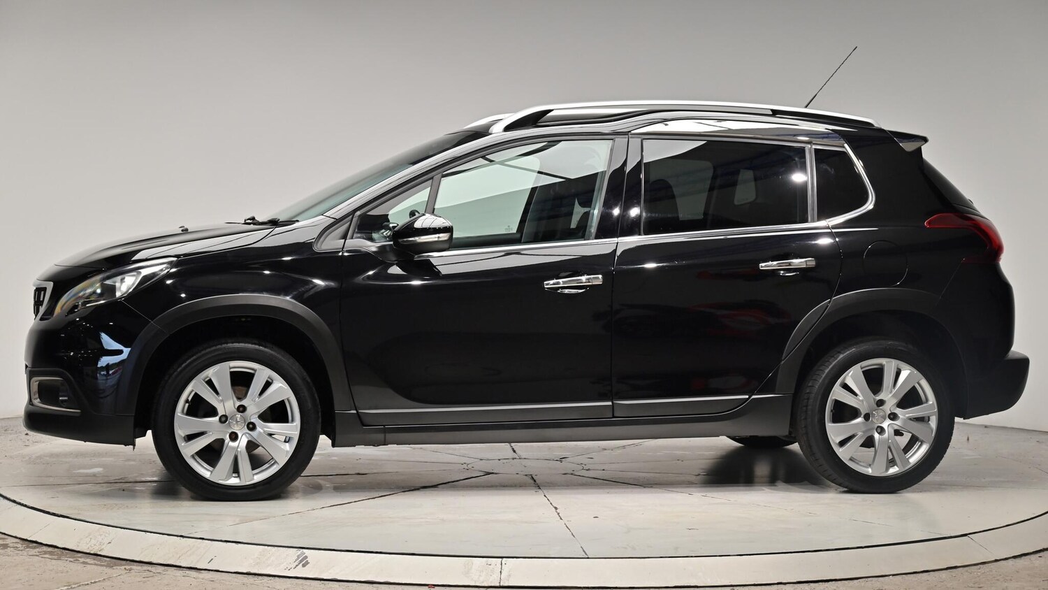 Used Peugeot 2008 2016 for sale - 76269659: Photo 19