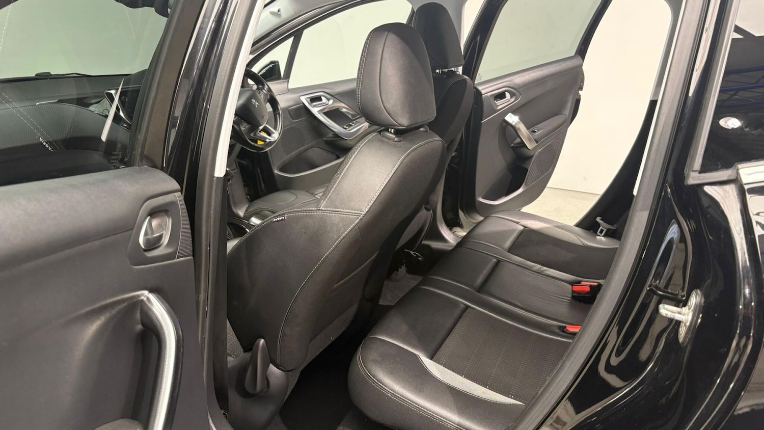 Used Peugeot 2008 2016 for sale - 76269659: Photo 82