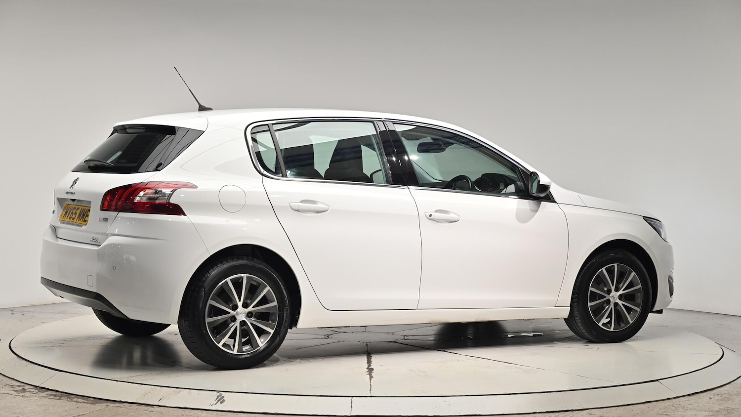 Used Peugeot 308 2015 for sale - 76992702: Photo 35