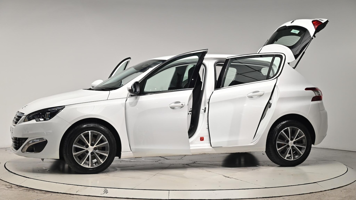 Used Peugeot 308 2015 for sale - 76992702: Photo 54