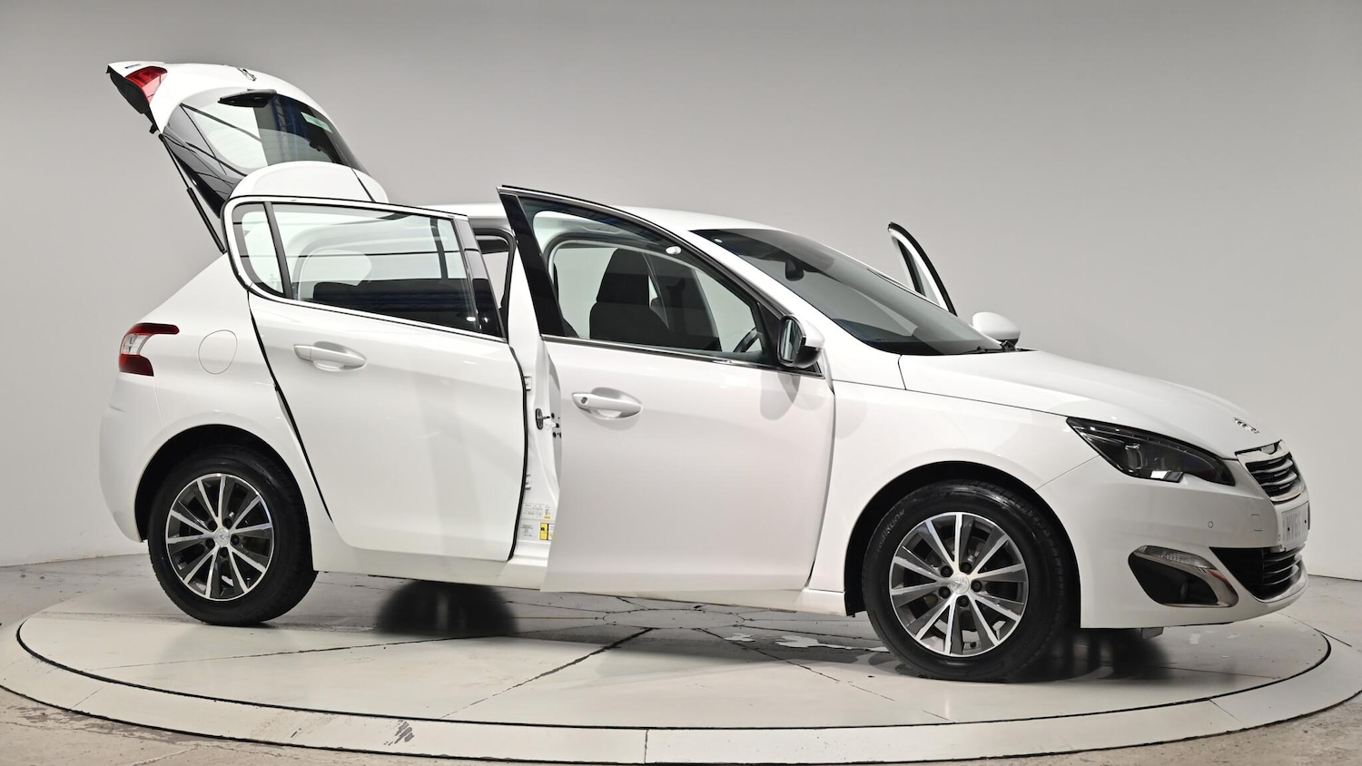 Used Peugeot 308 2015 for sale - 76992702: Photo 76