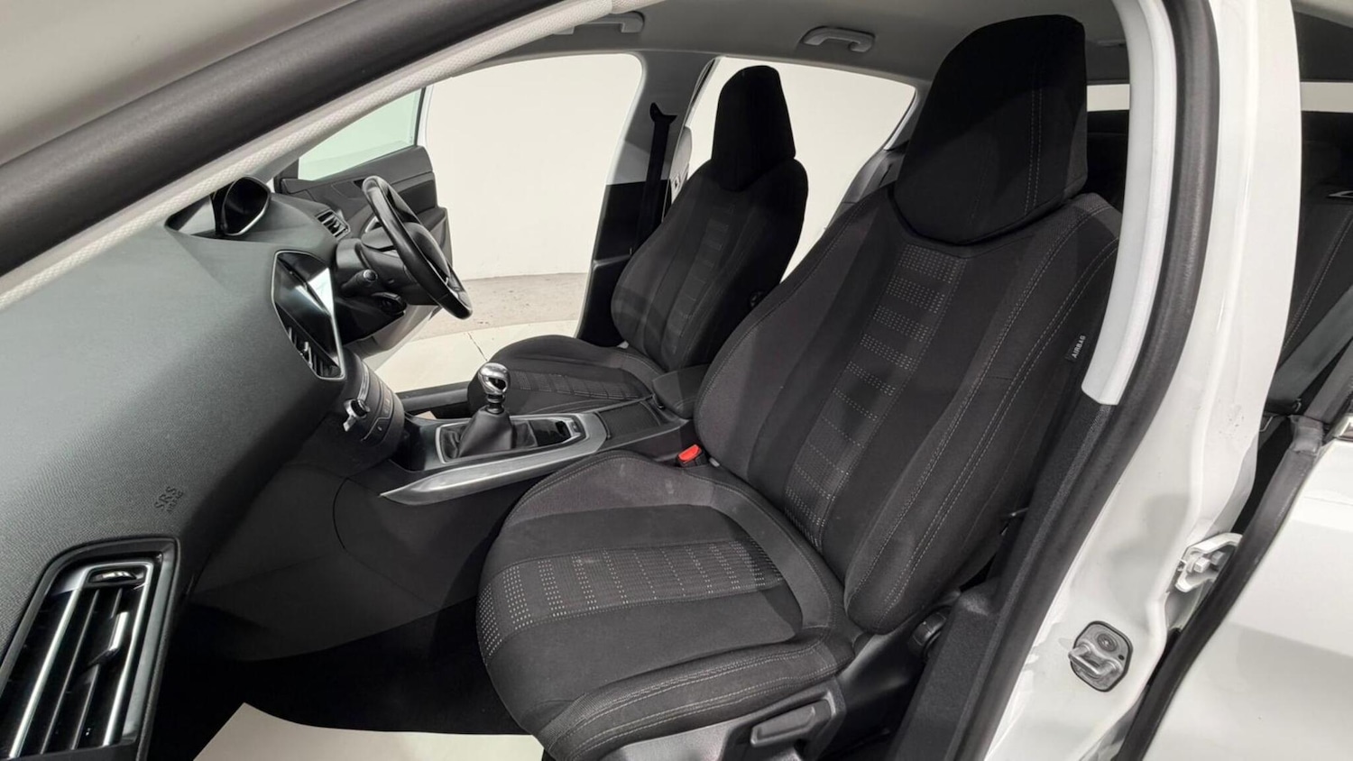 Used Peugeot 308 2015 for sale - 76992702: Photo 82