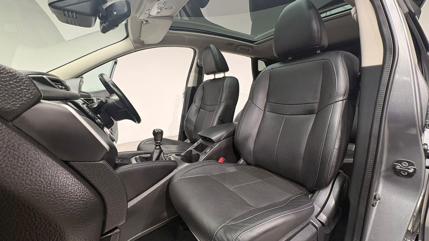 Used Nissan Qashqai 2017 for sale - 76994641: Photo 92