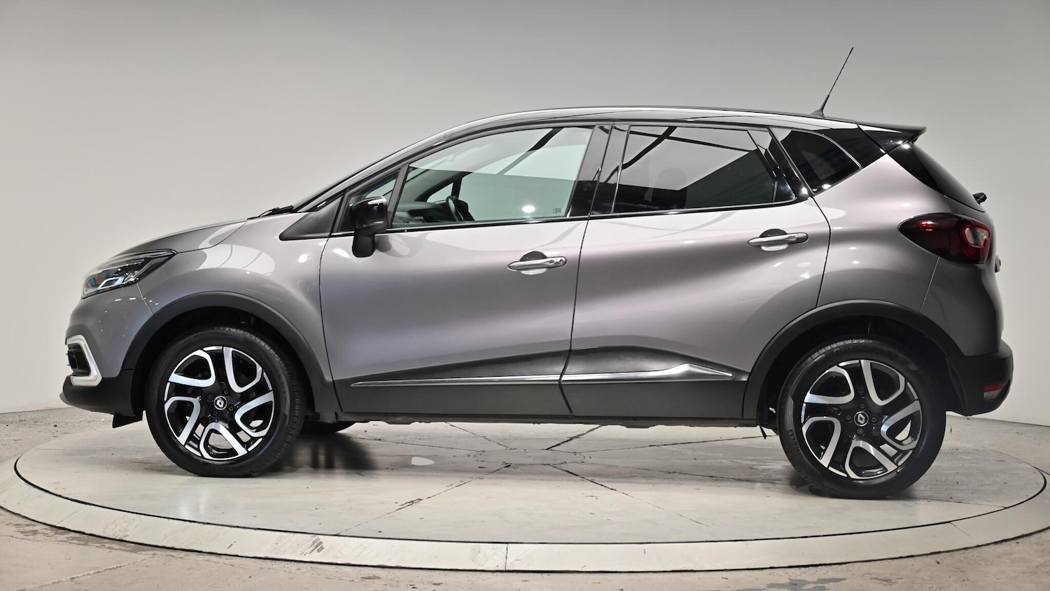 Used Renault Captur 2017 for sale - 76306760: Photo 21