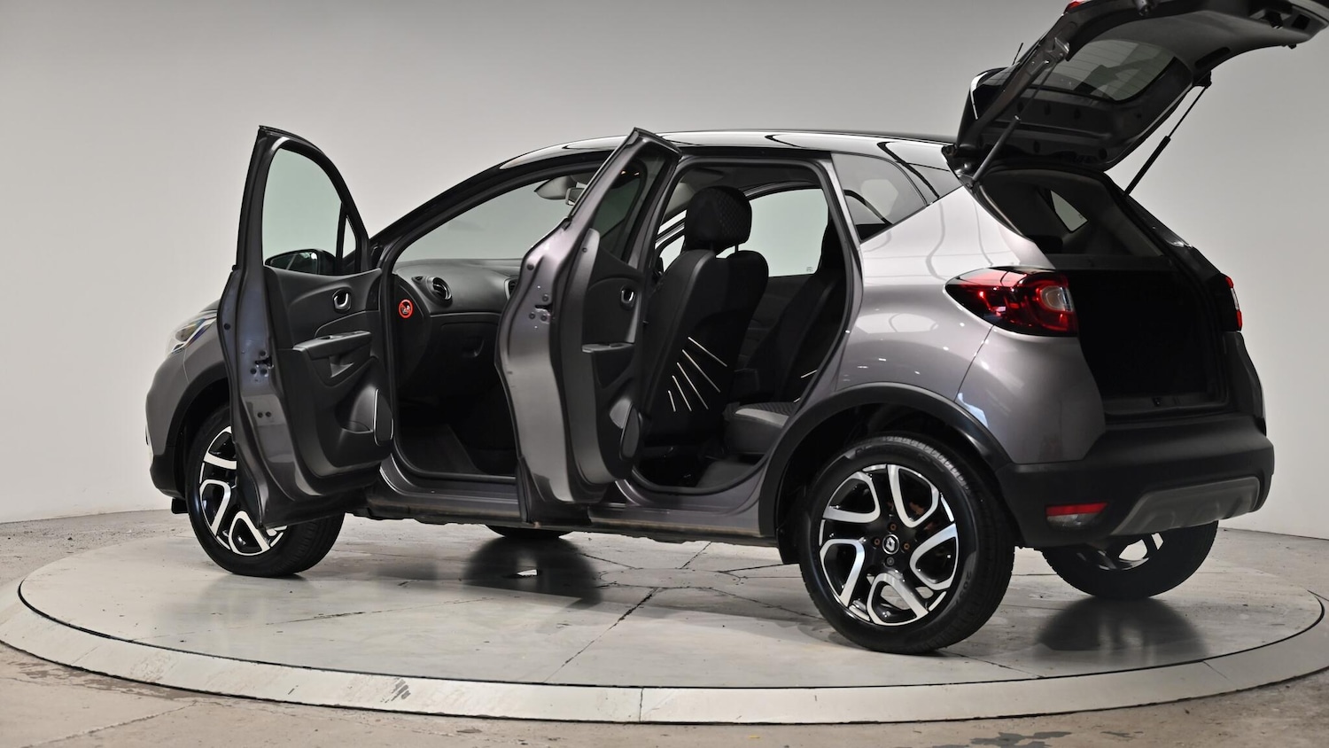 Used Renault Captur 2017 for sale - 76306760: Photo 60