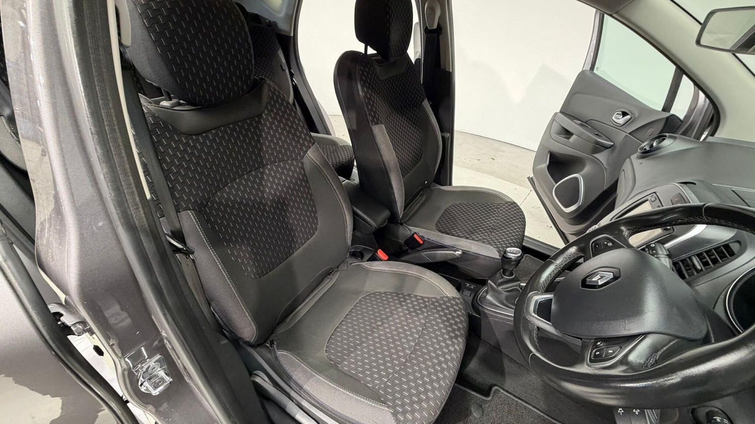 Used Renault Captur 2017 for sale - 76306760: Photo 82