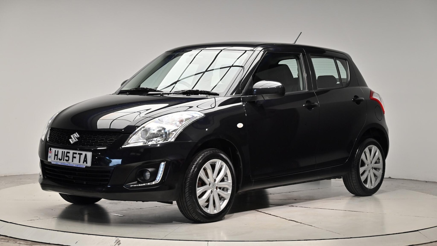 Used Suzuki Swift 2015 for sale - 76073242: Photo 15