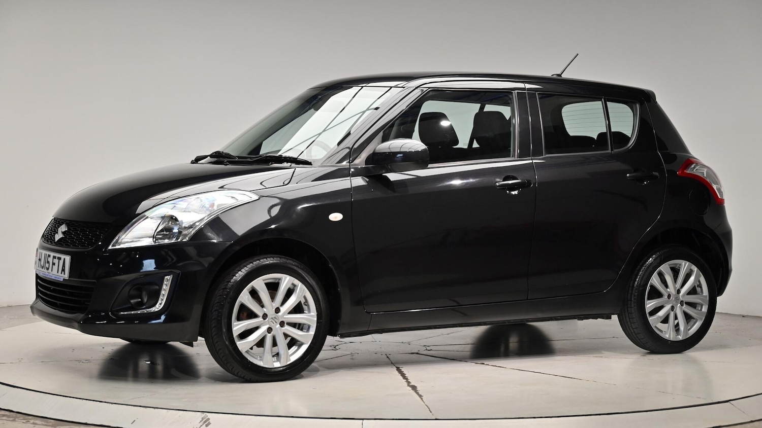 Used Suzuki Swift 2015 for sale - 76073242: Photo 17