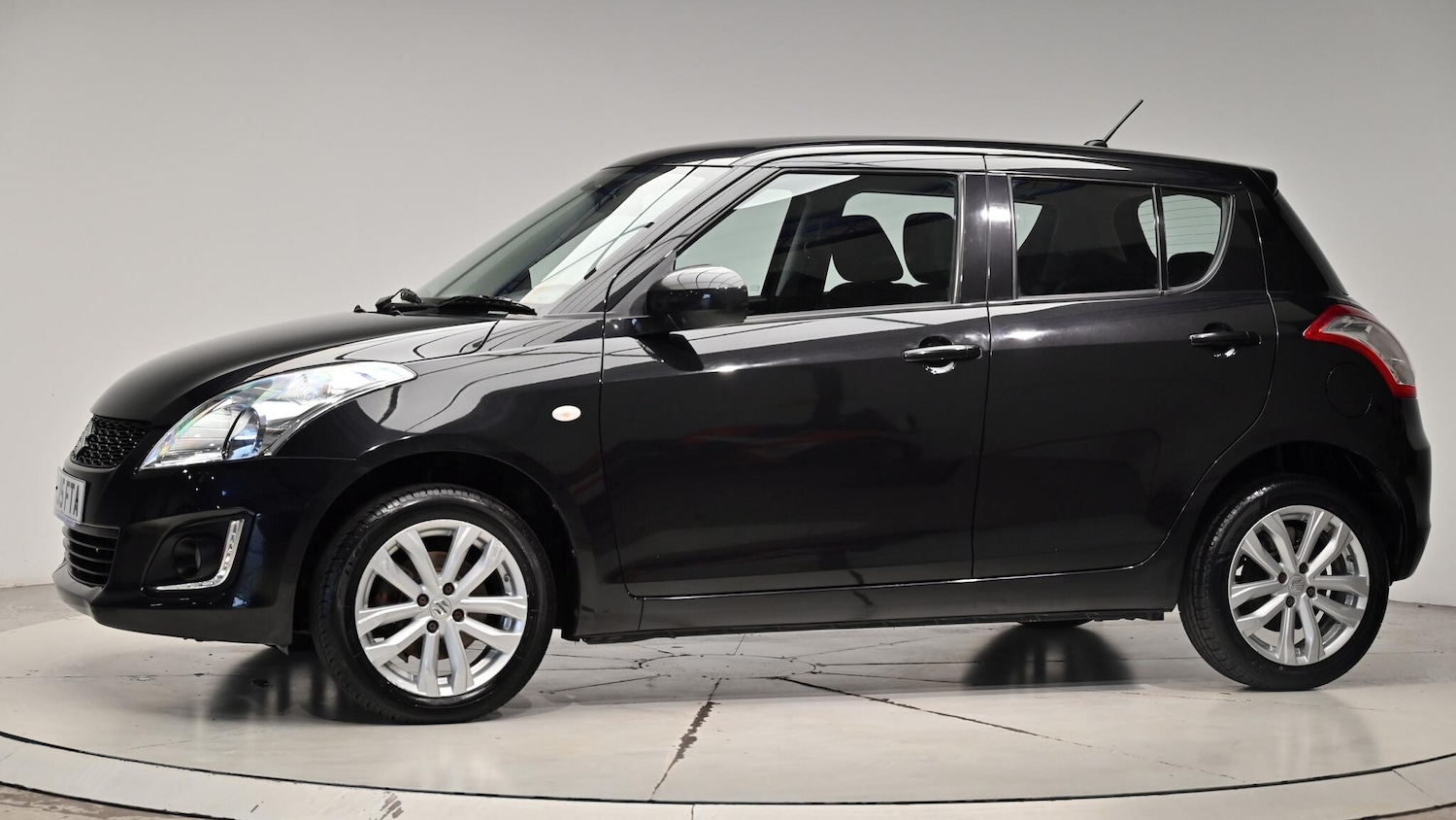 Used Suzuki Swift 2015 for sale - 76073242: Photo 18