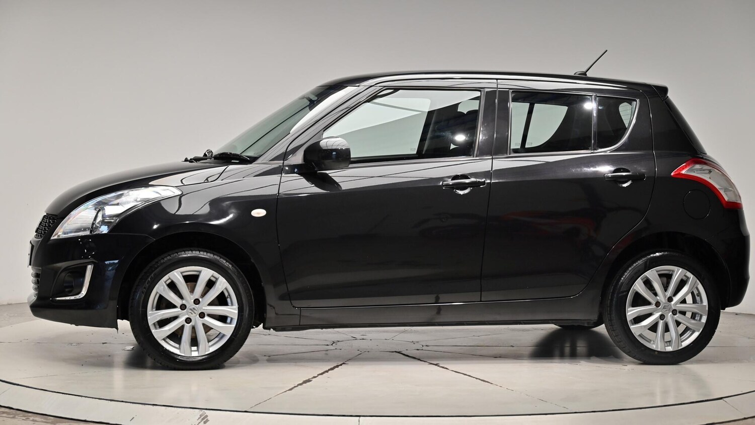 Used Suzuki Swift 2015 for sale - 76073242: Photo 19