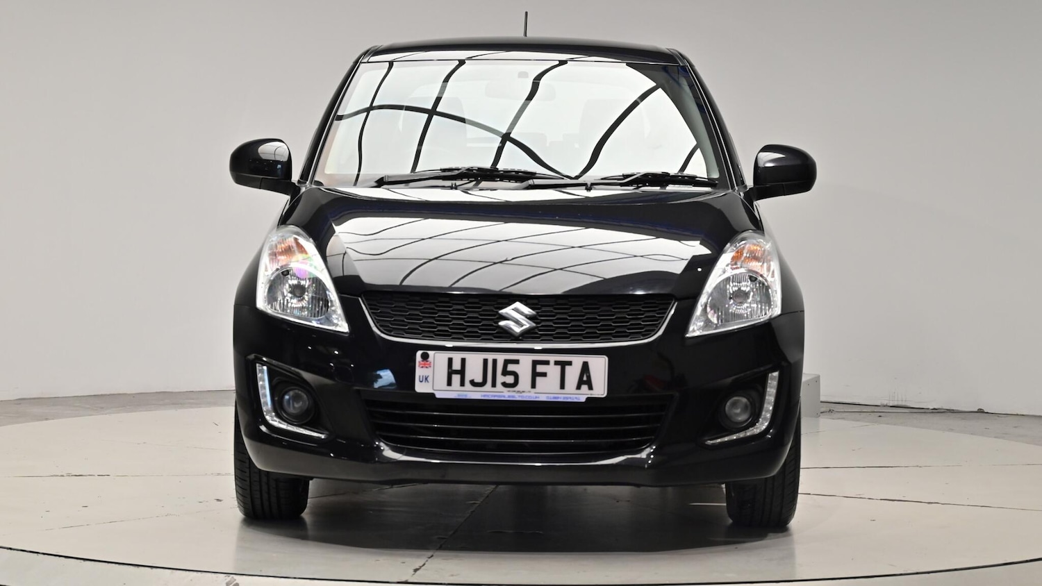 Used Suzuki Swift 2015 for sale - 76073242: Photo 2