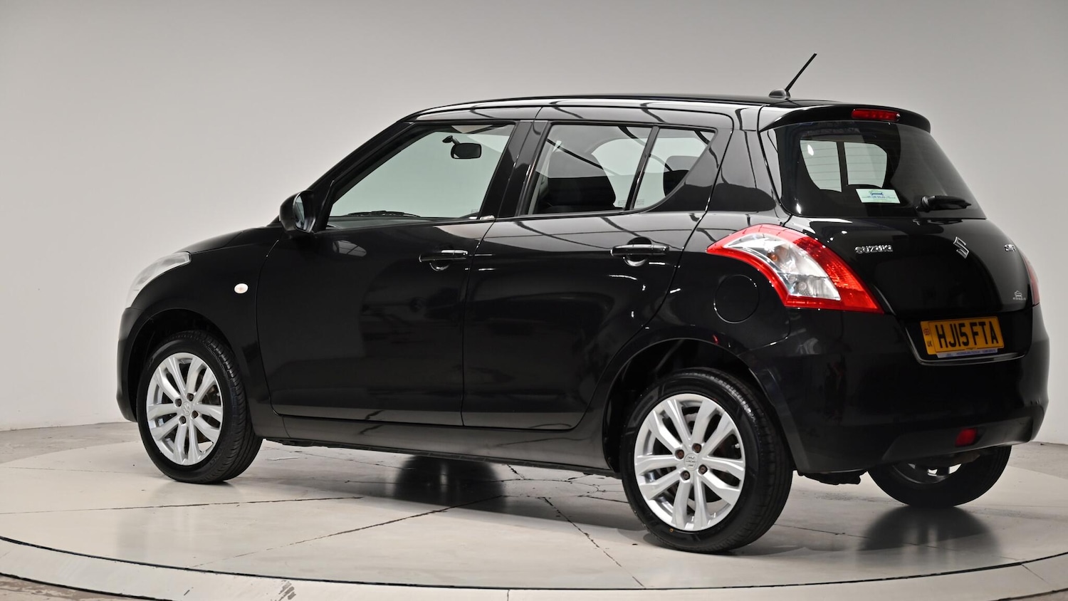 Used Suzuki Swift 2015 for sale - 76073242: Photo 24
