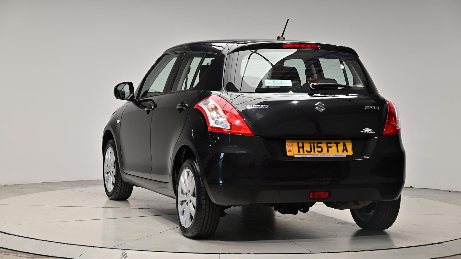Used Suzuki Swift 2015 for sale - 76073242: Photo 27