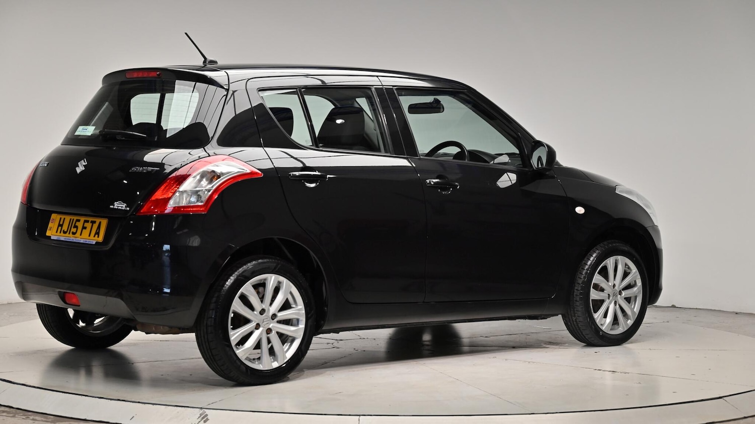 Used Suzuki Swift 2015 for sale - 76073242: Photo 34
