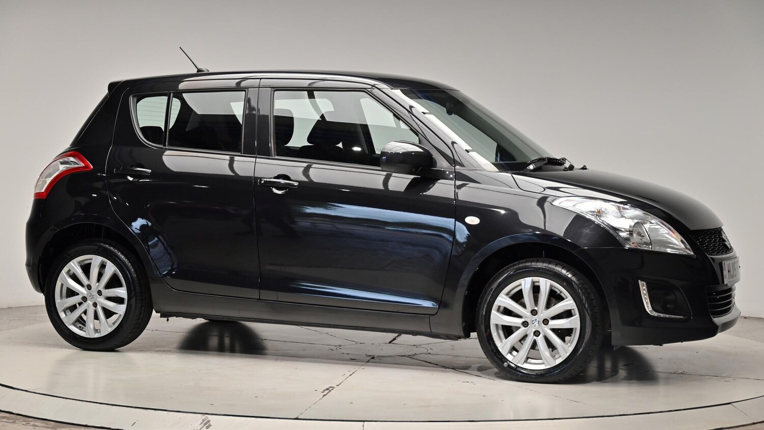 Used Suzuki Swift 2015 for sale - 76073242: Photo 40