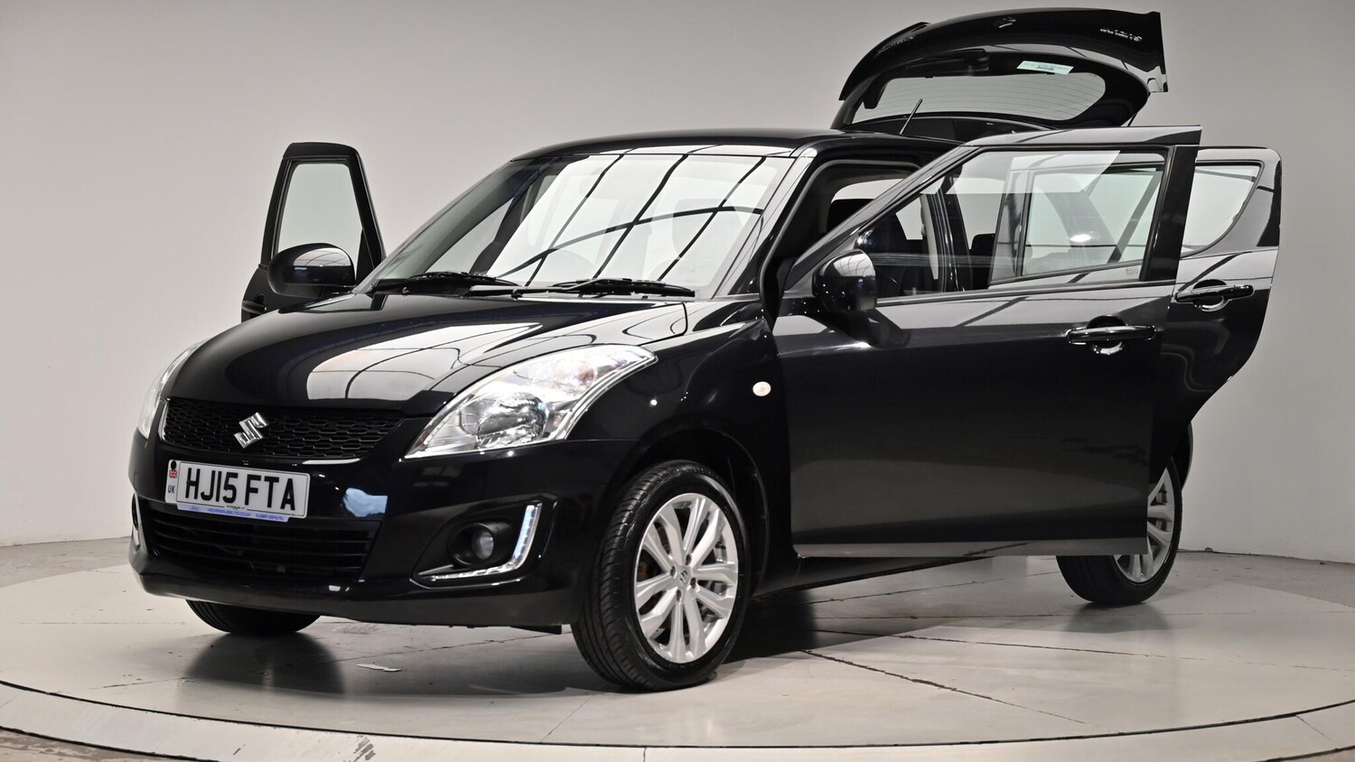 Used Suzuki Swift 2015 for sale - 76073242: Photo 51