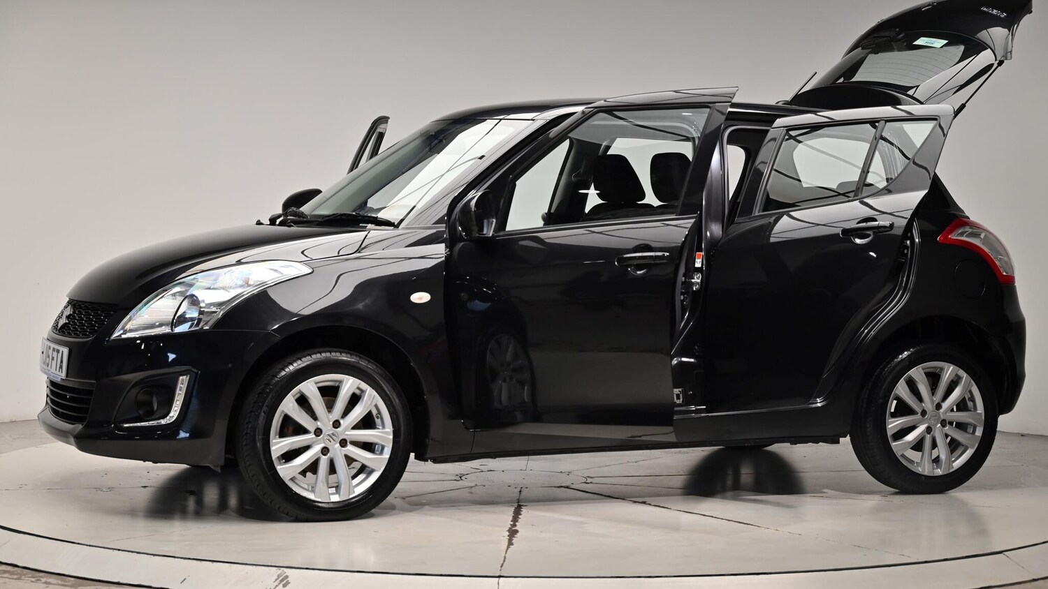 Used Suzuki Swift 2015 for sale - 76073242: Photo 54
