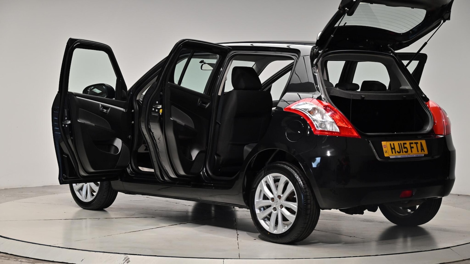 Used Suzuki Swift 2015 for sale - 76073242: Photo 61