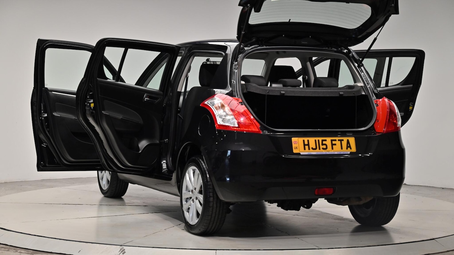 Used Suzuki Swift 2015 for sale - 76073242: Photo 63