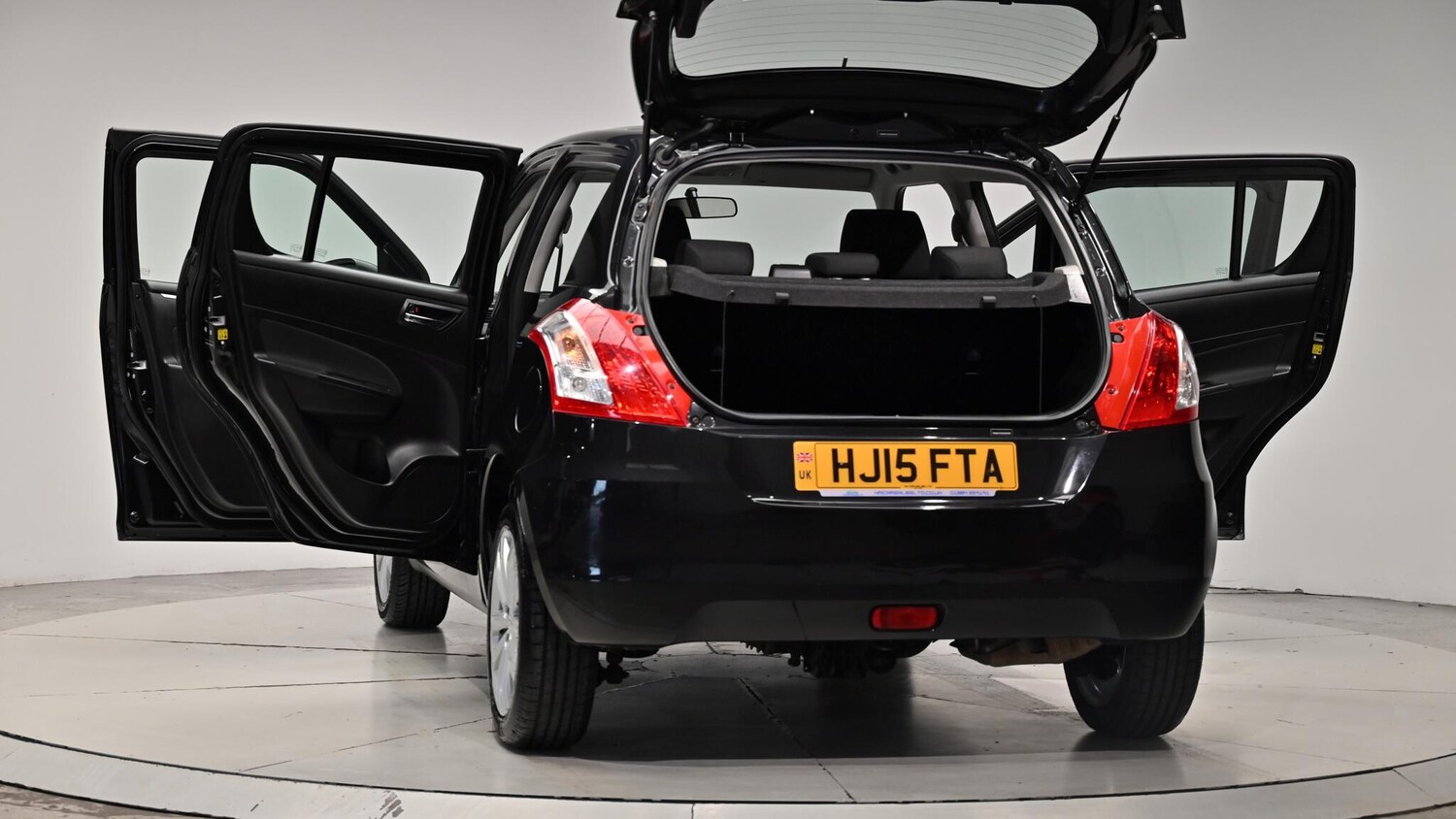 Used Suzuki Swift 2015 for sale - 76073242: Photo 64