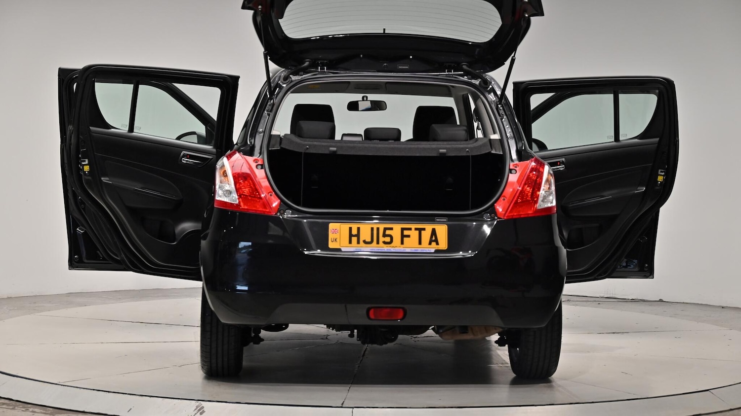Used Suzuki Swift 2015 for sale - 76073242: Photo 65