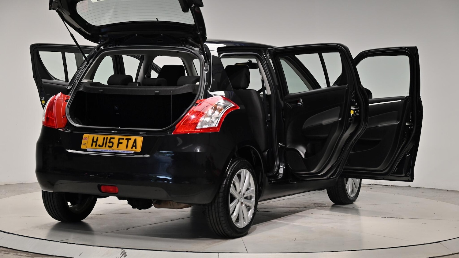 Used Suzuki Swift 2015 for sale - 76073242: Photo 68