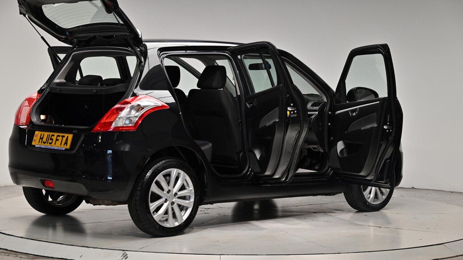 Used Suzuki Swift 2015 for sale - 76073242: Photo 70